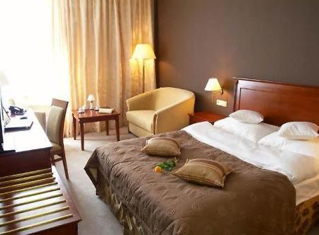 Aviator Hotel Radom Szoba fotó