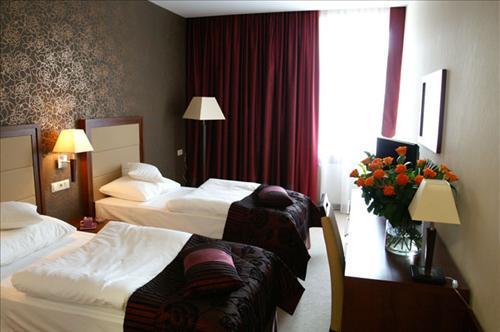 Aviator Hotel Radom Szoba fotó
